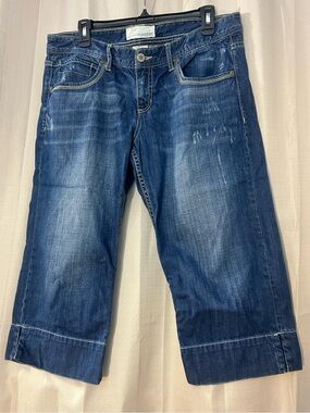 Maurices Distressed Capri
Jeans Blue Denim Crop Cuffs Size 11/12